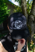 Load image into Gallery viewer, Star Trucker Hat